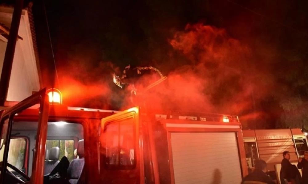 Άστεγος έκανε "στάχτη και μπούρμπερη" κατάστημα στην Ίωνος Δραγούμη